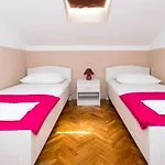哈撒诺维克公寓式酒店 * Mokošica