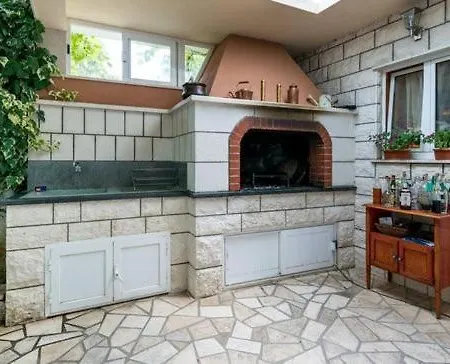 Husanovic Apartment *